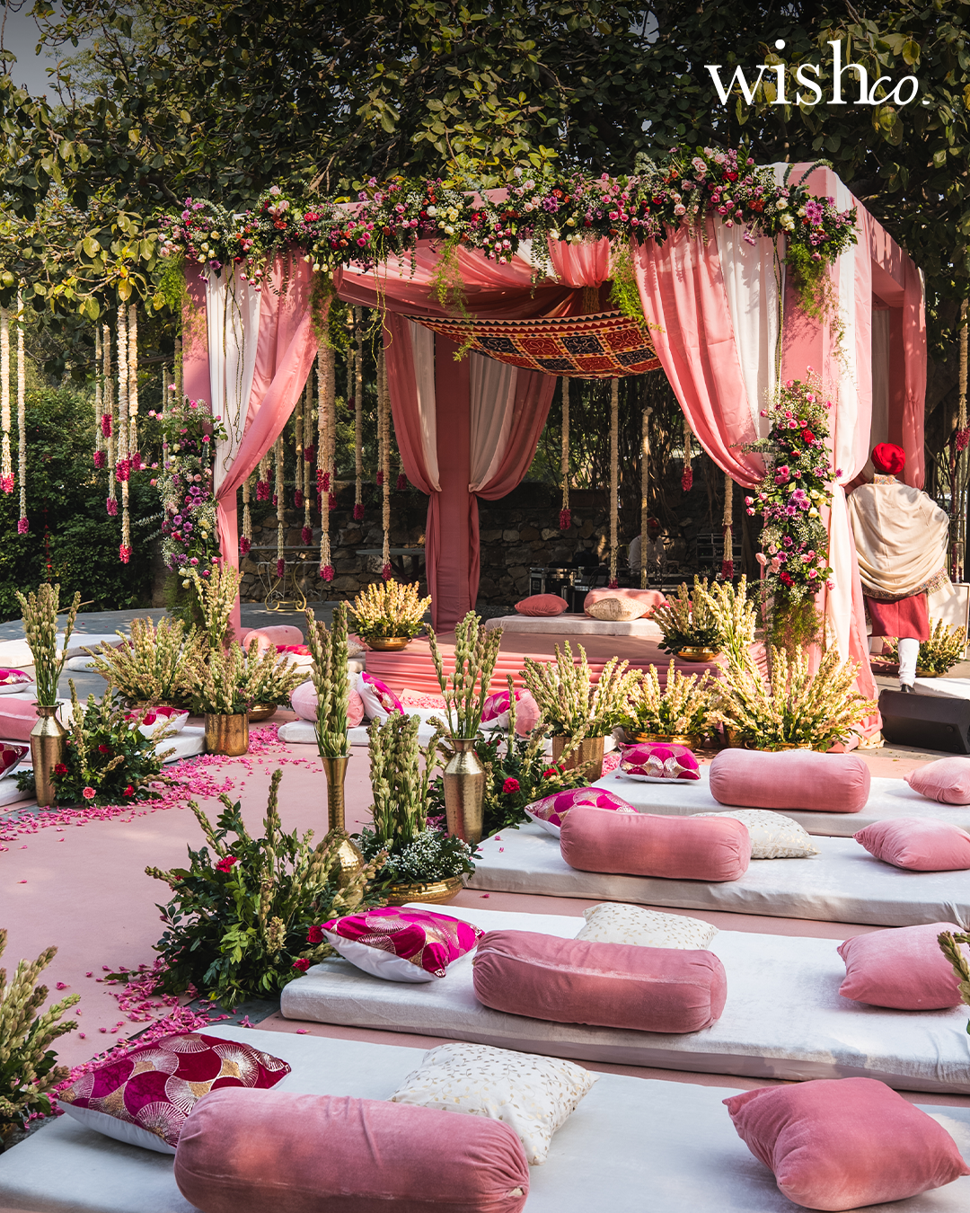 Lower seating in weddings