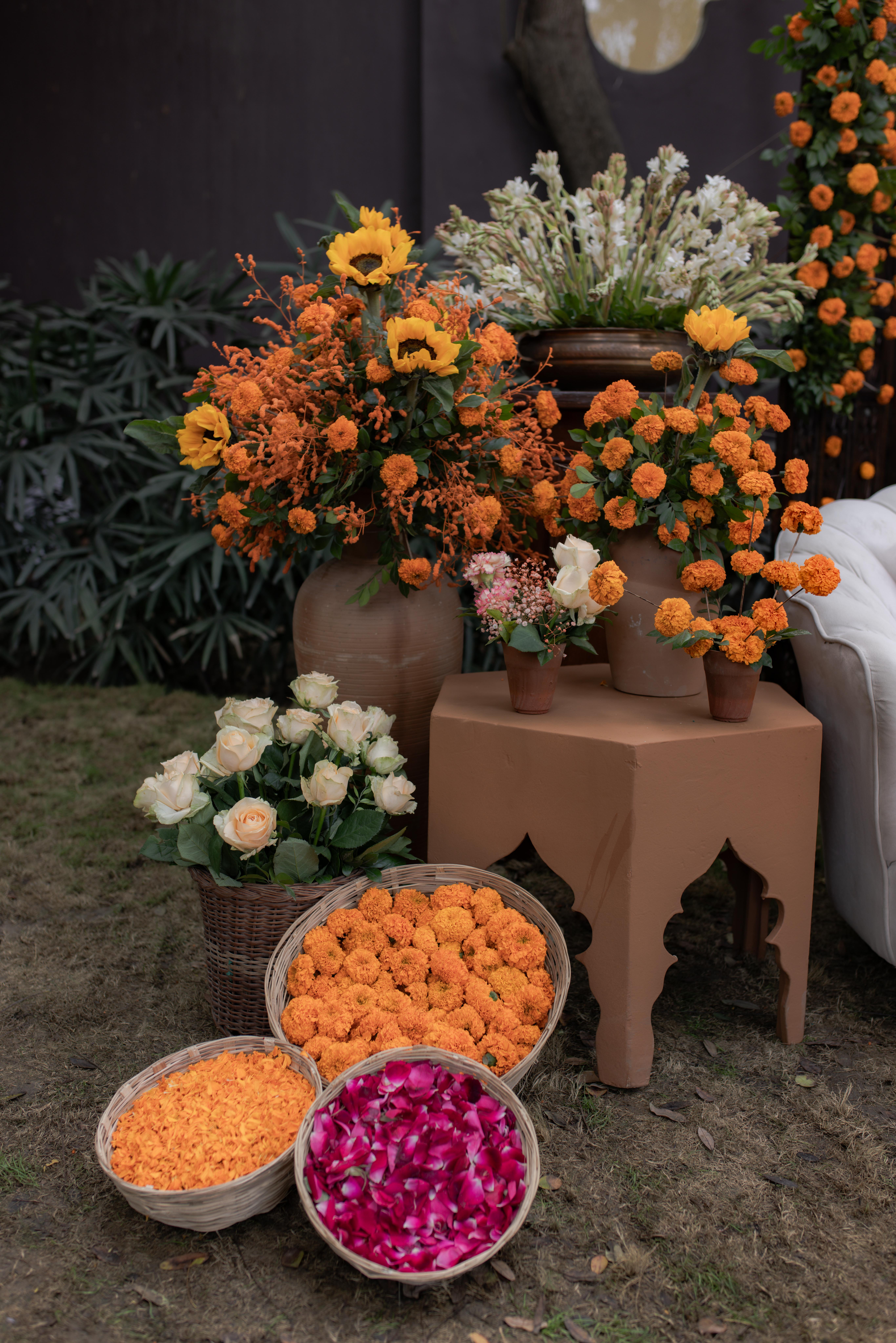 Yellow ceremony decor