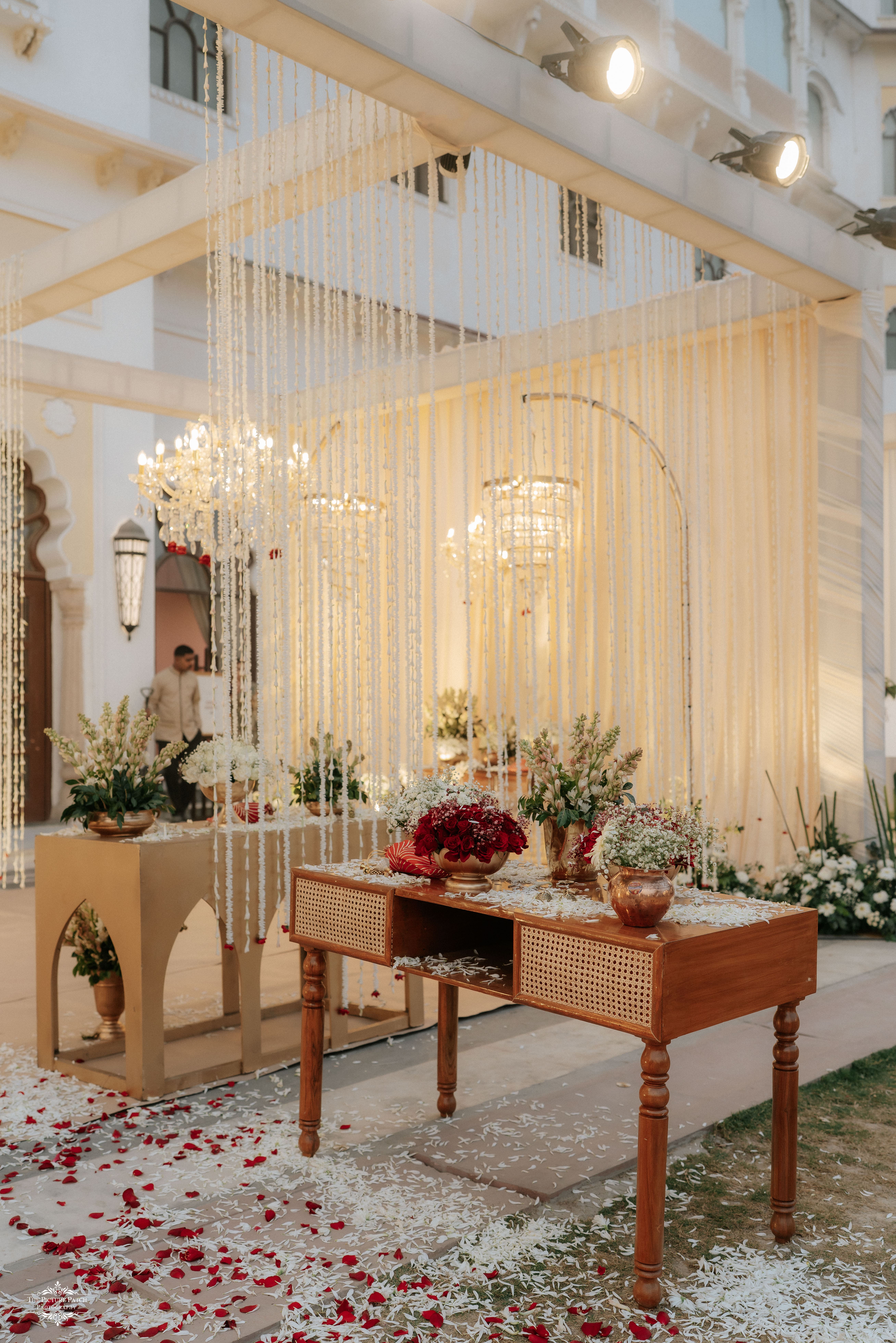 Floral table styling